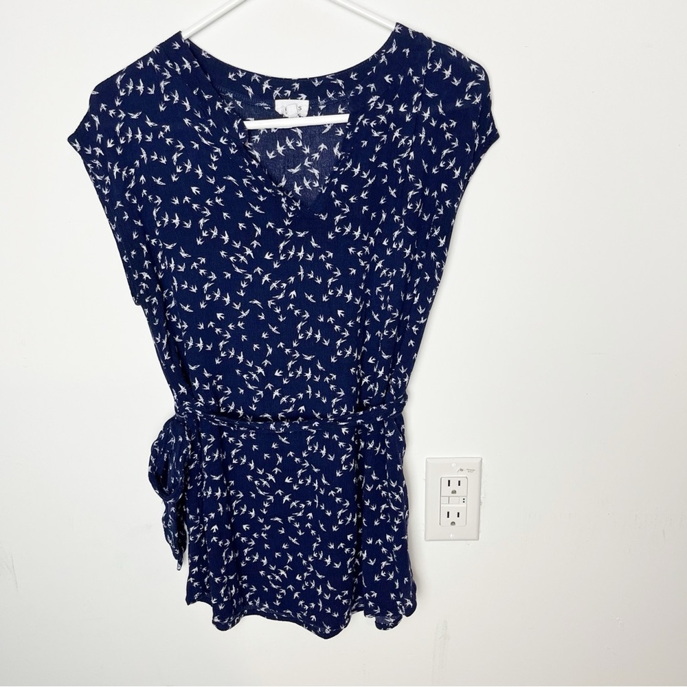 Le Lis Dark Blue‎ Bird Print Blouse